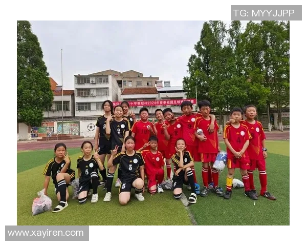 小学童的绿茵梦想与足球球星牵手成长的奇妙故事