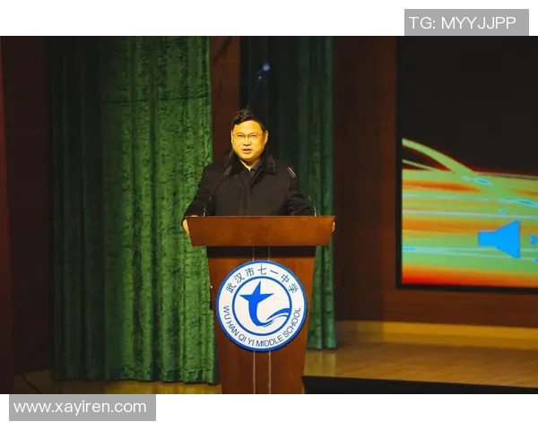 绿茵巨星齐聚一堂共同留影展现足球魅力瞬间